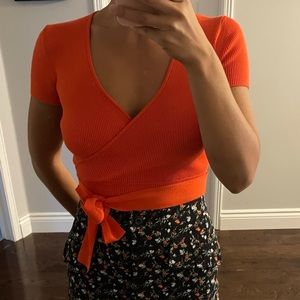 Aritzia little moon red crop top. Size small